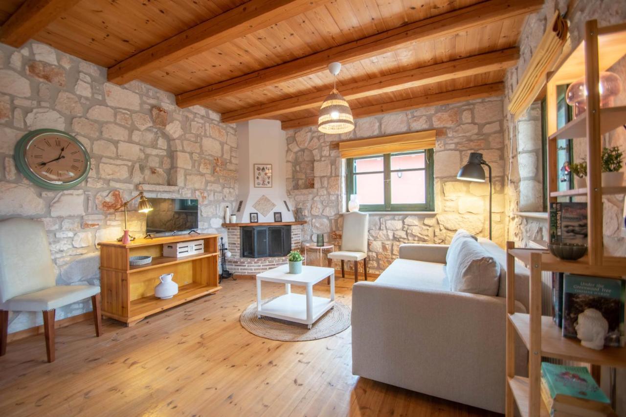 הוילה Vasilikí Valory'S House - The Stone House מראה חיצוני תמונה